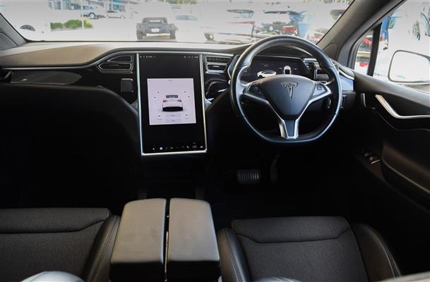 2017 Tesla Model thumbnail