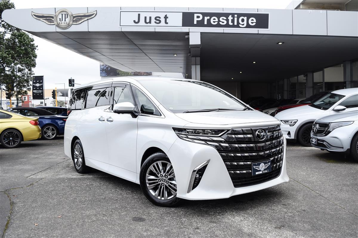 2026 Toyota Alphard thumbnail