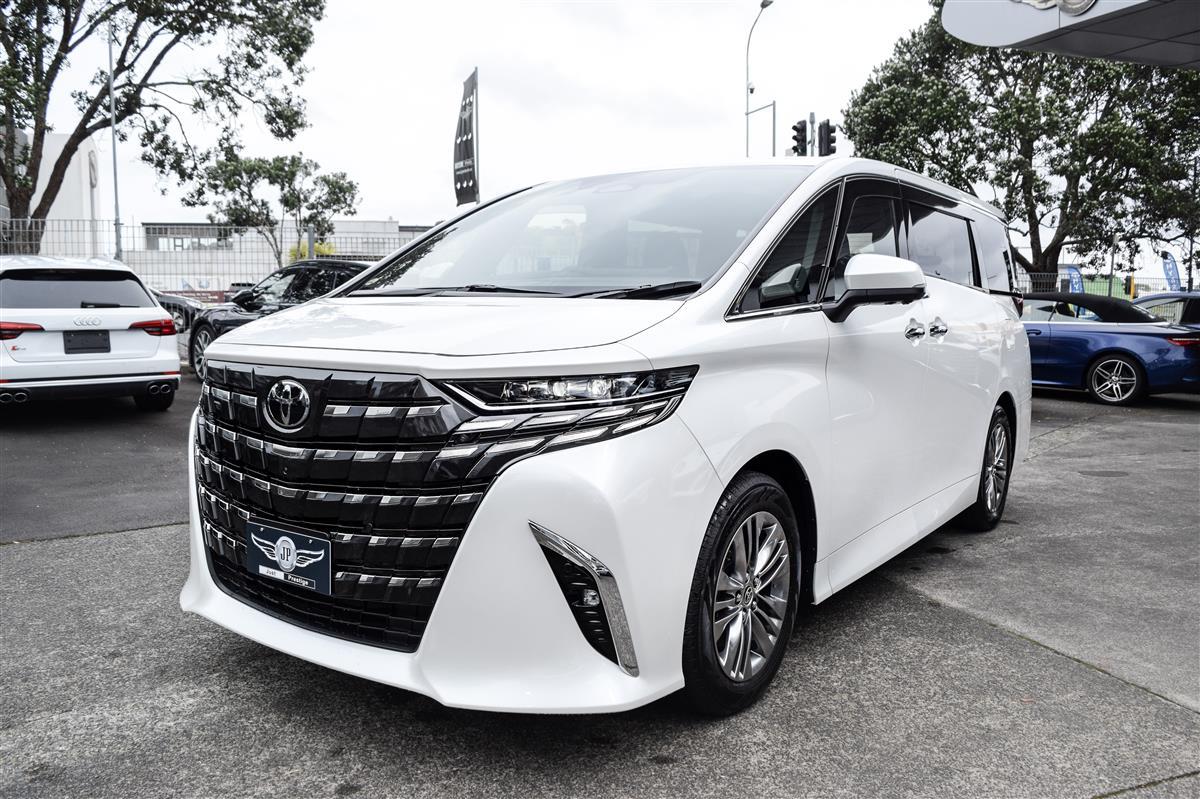 2026 Toyota Alphard thumbnail