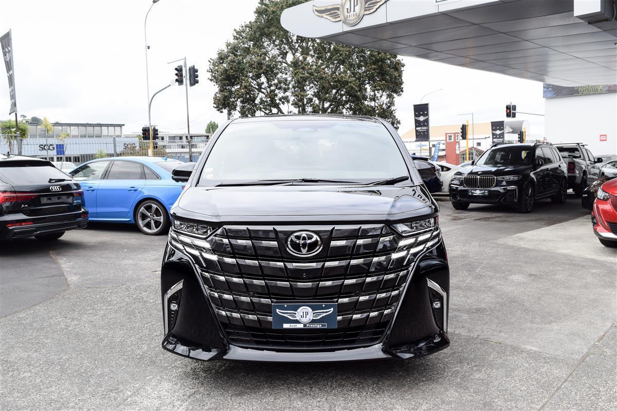 2026 Toyota Alphard thumbnail