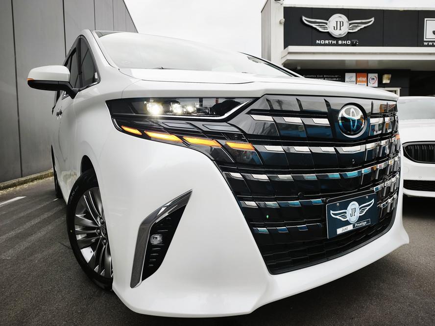 2023 Toyota Alphard thumbnail