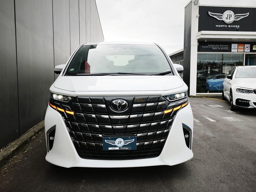 2023 Toyota Alphard thumbnail