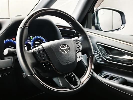 2023 Toyota Alphard thumbnail