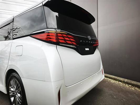 2023 Toyota Alphard thumbnail