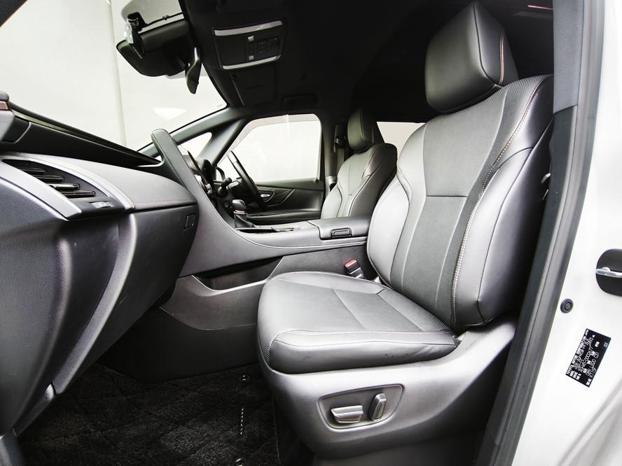 2023 Toyota Alphard thumbnail