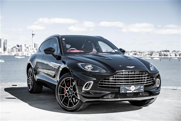 2022 Aston Martin DBX thumbnail