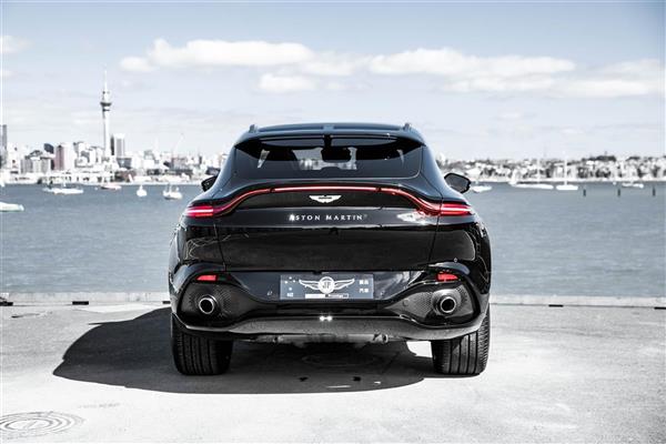 2022 Aston Martin DBX thumbnail