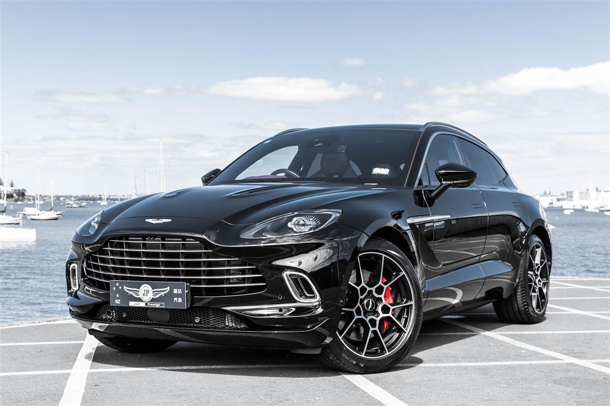 2022 Aston Martin DBX thumbnail