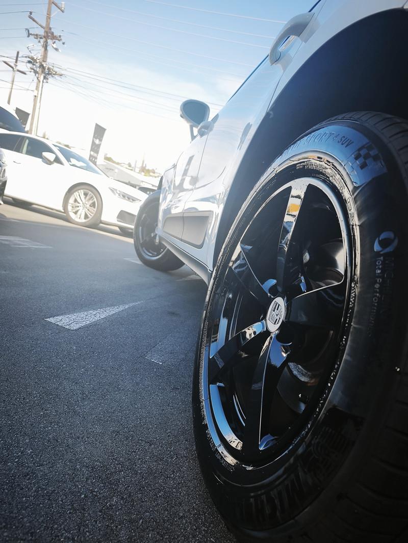 2020 Porsche Macan thumbnail