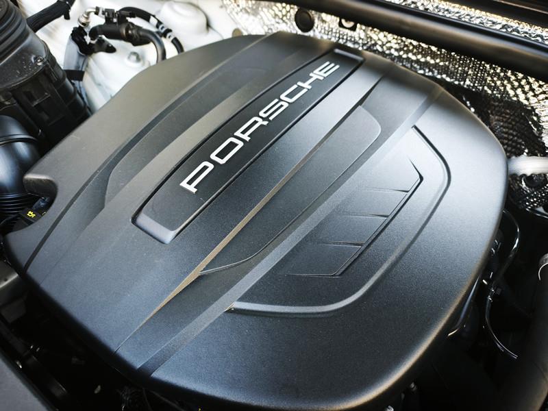 2020 Porsche Macan thumbnail