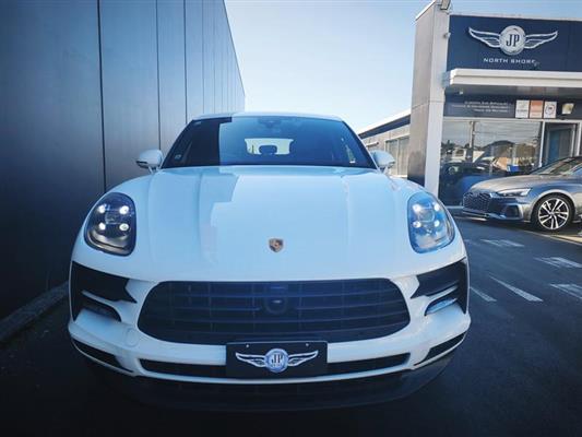 2020 Porsche Macan thumbnail