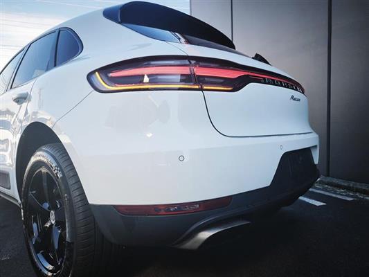 2020 Porsche Macan thumbnail