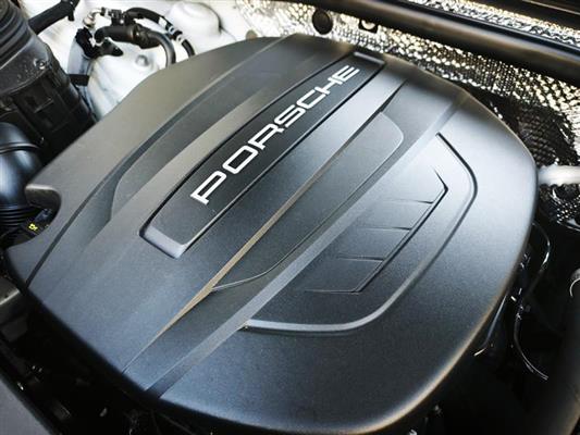 2020 Porsche Macan thumbnail