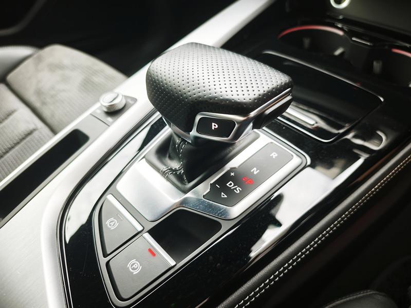 2021 Audi A4 thumbnail