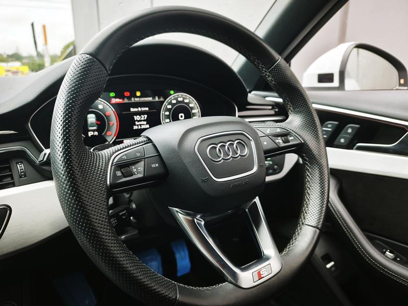 2021 Audi A4 thumbnail