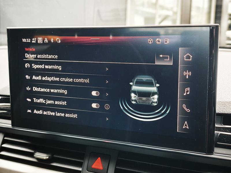 2021 Audi A4 thumbnail
