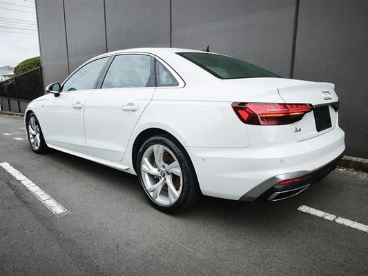 2021 Audi A4 thumbnail