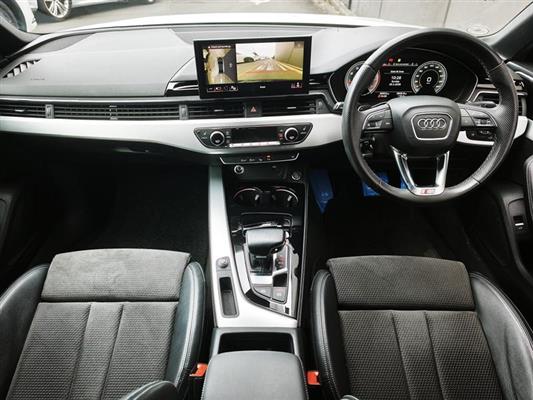 2021 Audi A4 thumbnail
