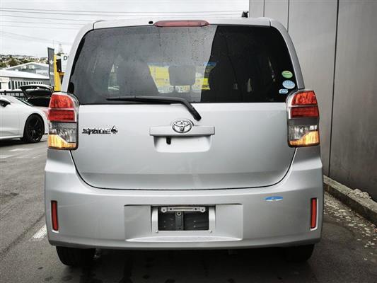 2014 Toyota Spade thumbnail