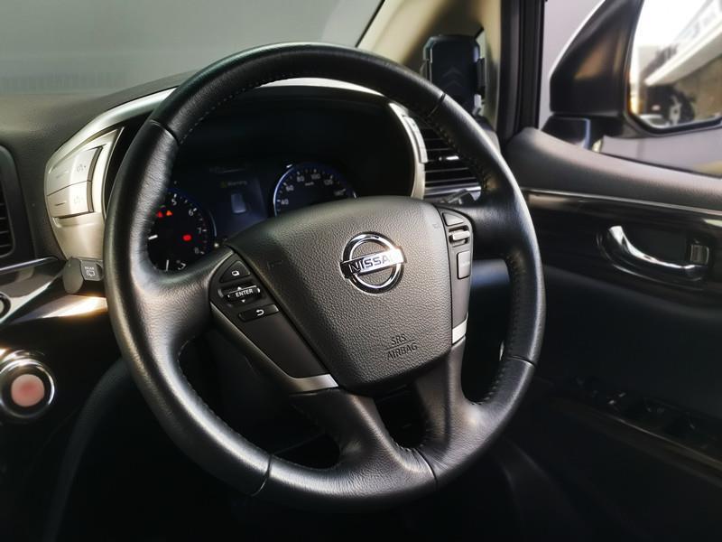 2018 Nissan Elgrand thumbnail