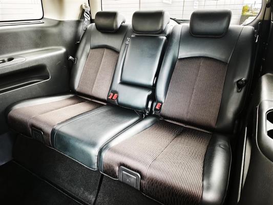 2018 Nissan Elgrand thumbnail