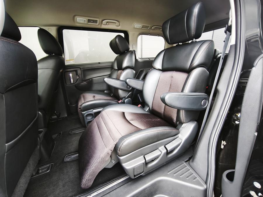 2018 Nissan Elgrand thumbnail