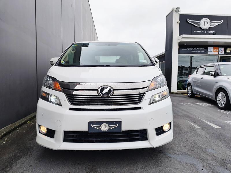 2013 Toyota Vellfire thumbnail