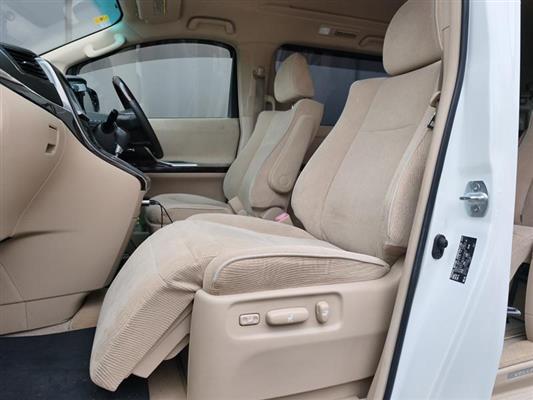 2013 Toyota Vellfire thumbnail