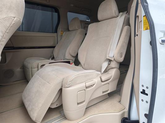 2013 Toyota Vellfire thumbnail