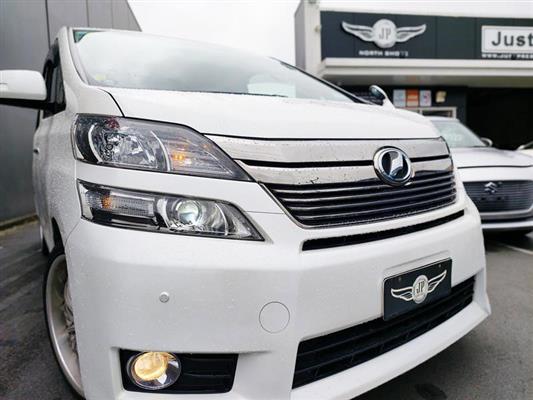 2013 Toyota Vellfire thumbnail