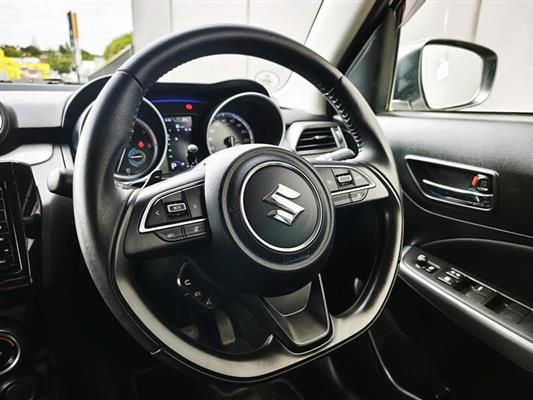 2018 Suzuki Swift thumbnail