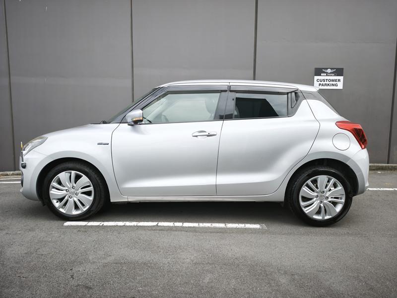 2018 Suzuki Swift thumbnail
