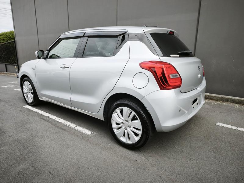 2018 Suzuki Swift thumbnail