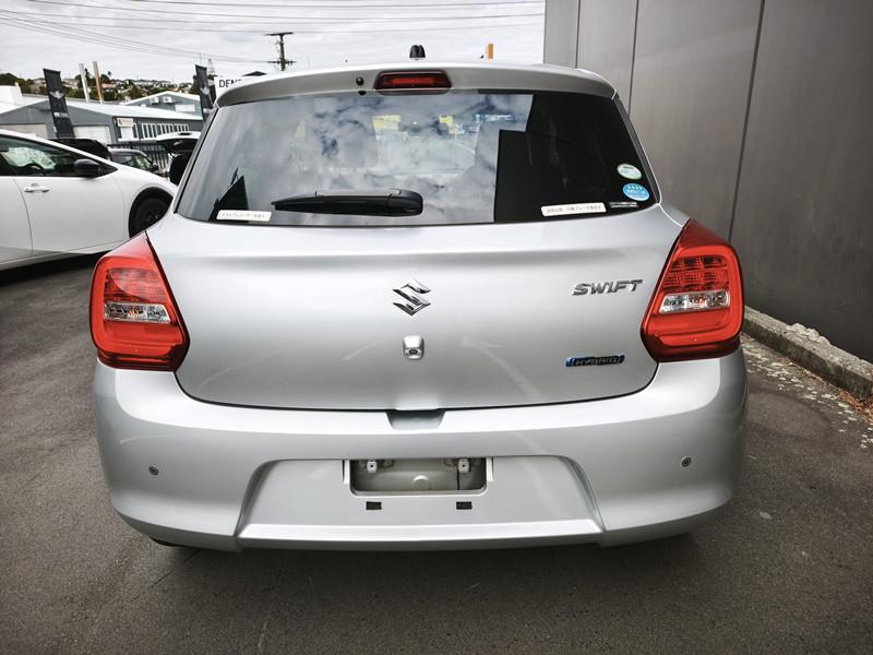 2018 Suzuki Swift thumbnail