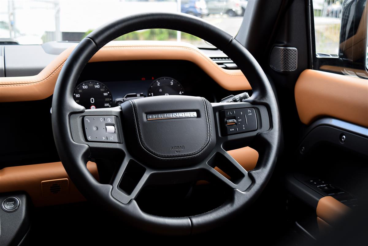 2024 Land Rover Defender thumbnail