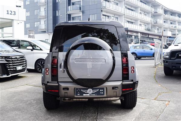 2024 Land Rover Defender thumbnail