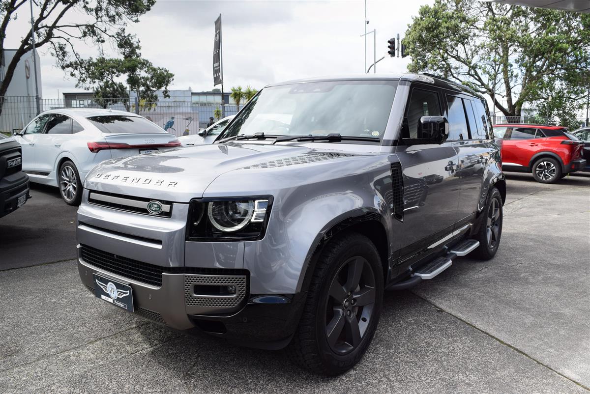 2024 Land Rover Defender thumbnail