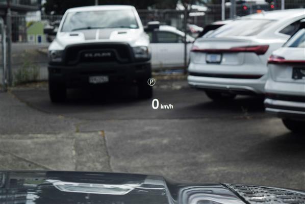 2024 Land Rover Defender thumbnail
