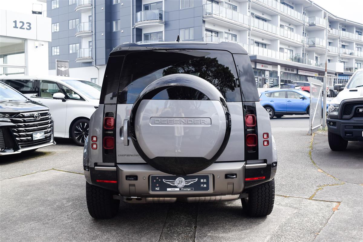 2024 Land Rover Defender thumbnail