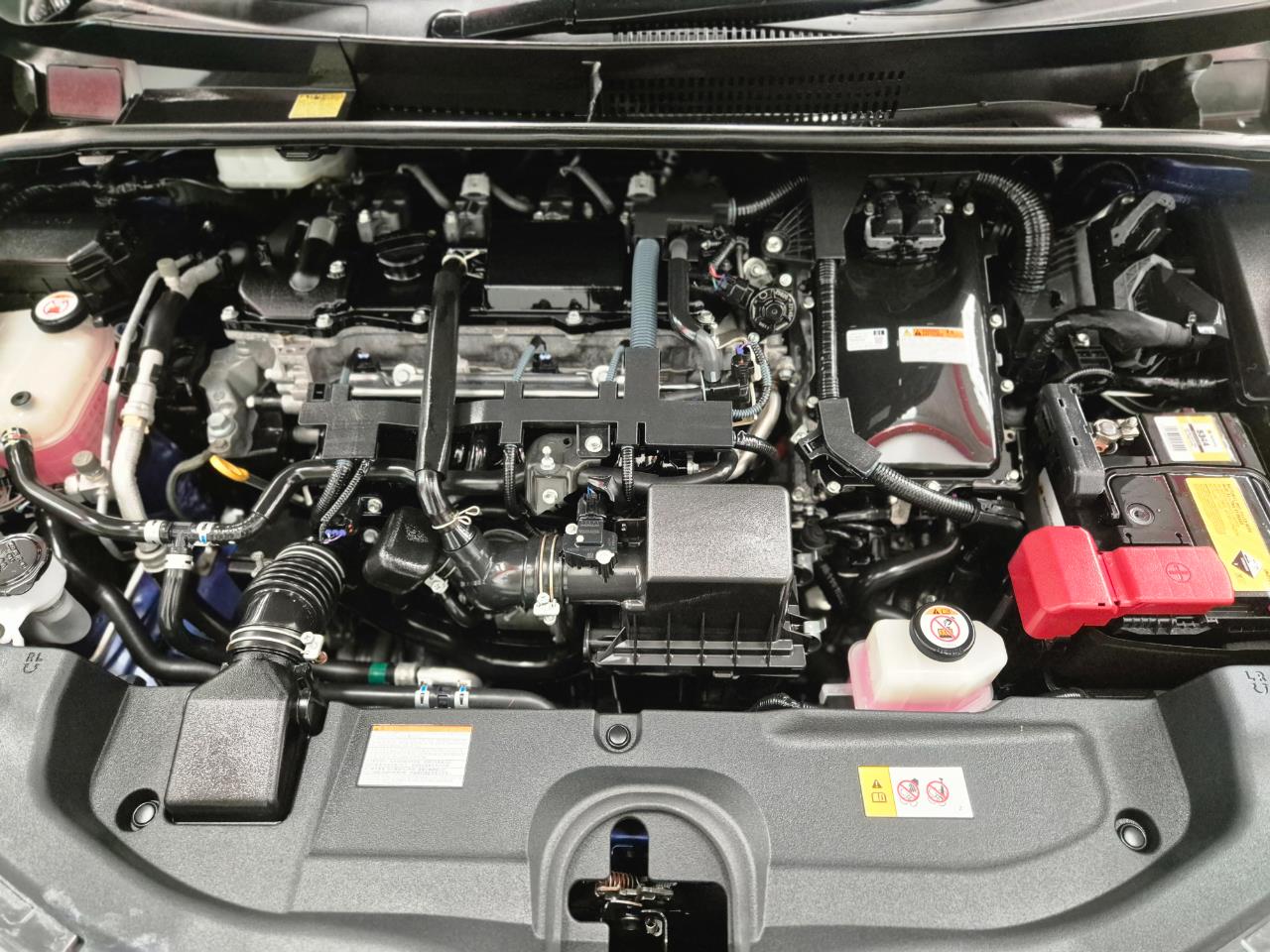 2016 Toyota Prius thumbnail