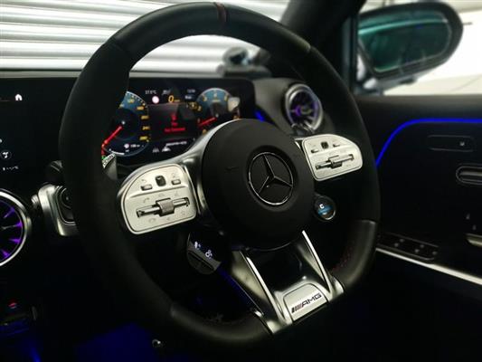 2023 Mercedes-Benz GLB thumbnail