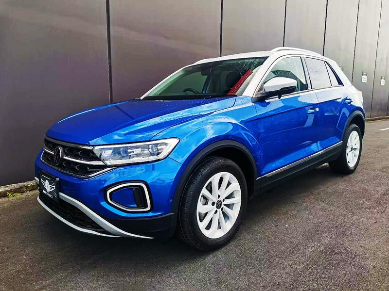 2024 Volkswagen T-Roc thumbnail