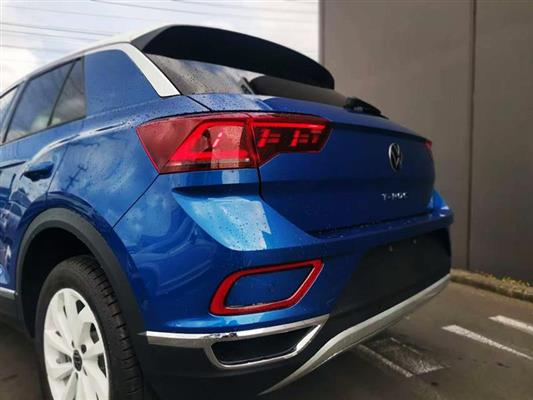2024 Volkswagen T-Roc thumbnail