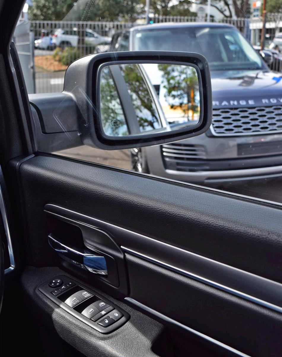 2023 Ram 1500 thumbnail