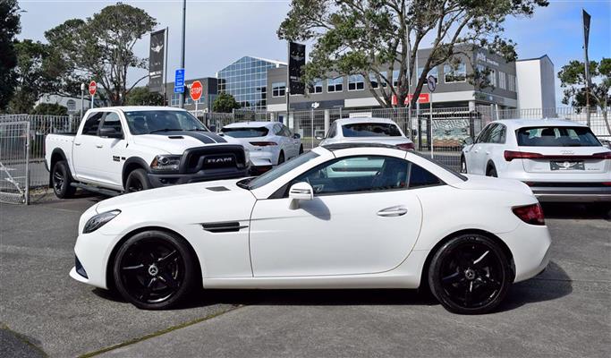 2019 Mercedes-Benz SLC thumbnail