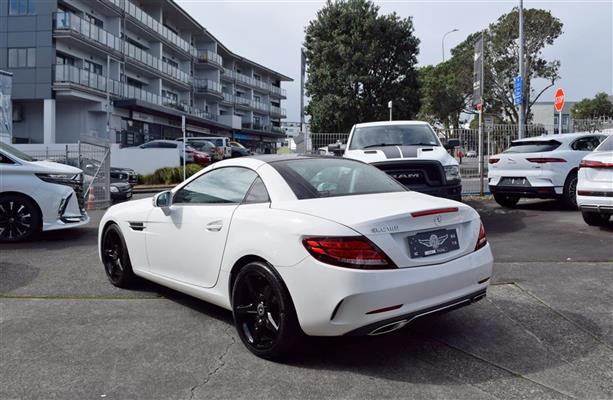 2019 Mercedes-Benz SLC thumbnail