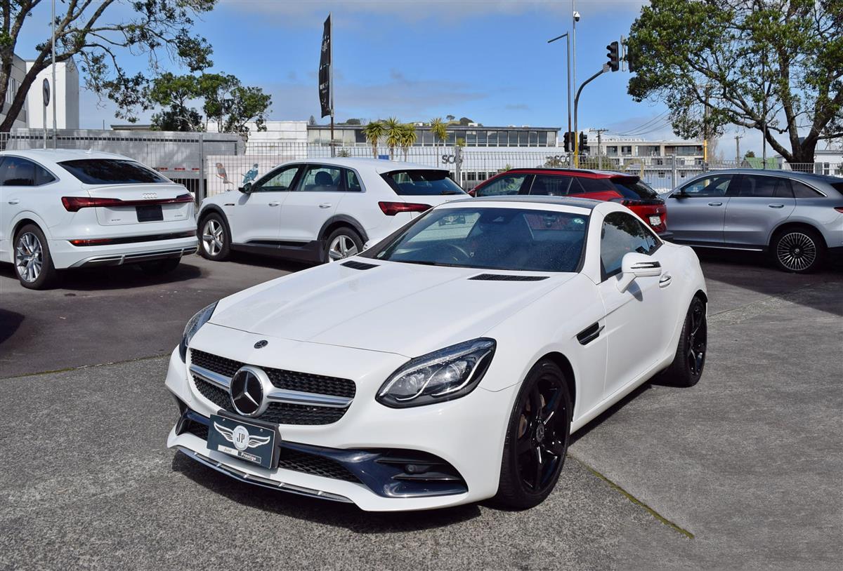 2019 Mercedes-Benz SLC thumbnail