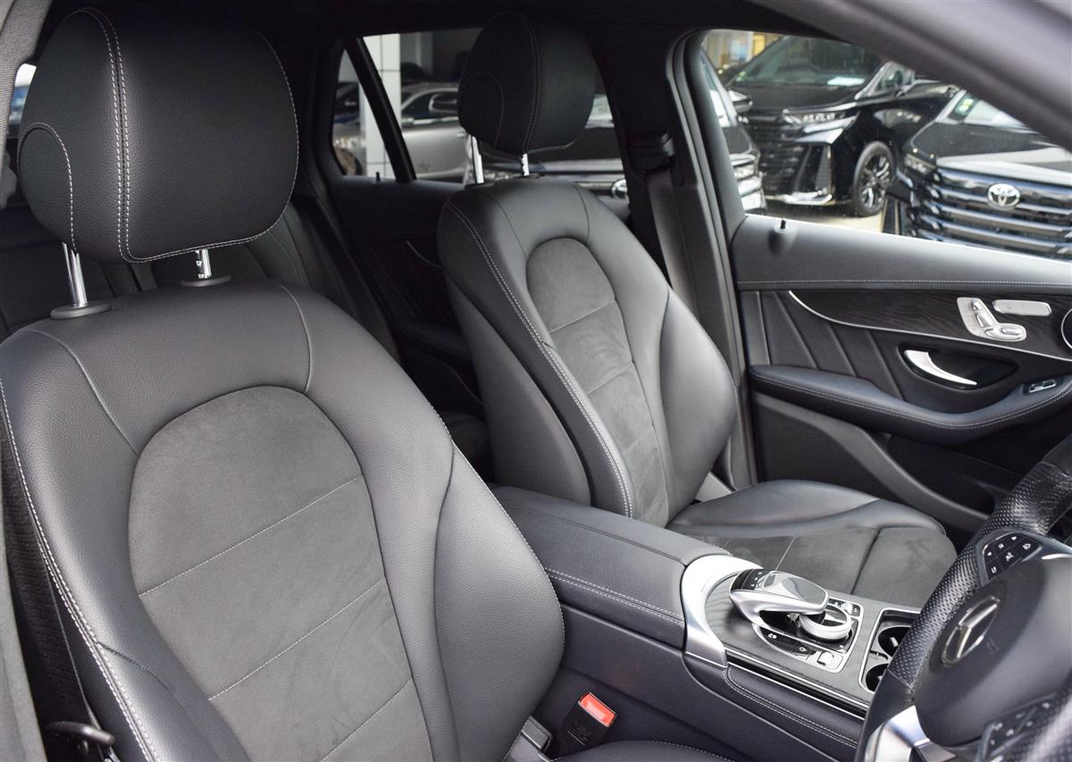 2019 Mercedes-Benz GLC thumbnail