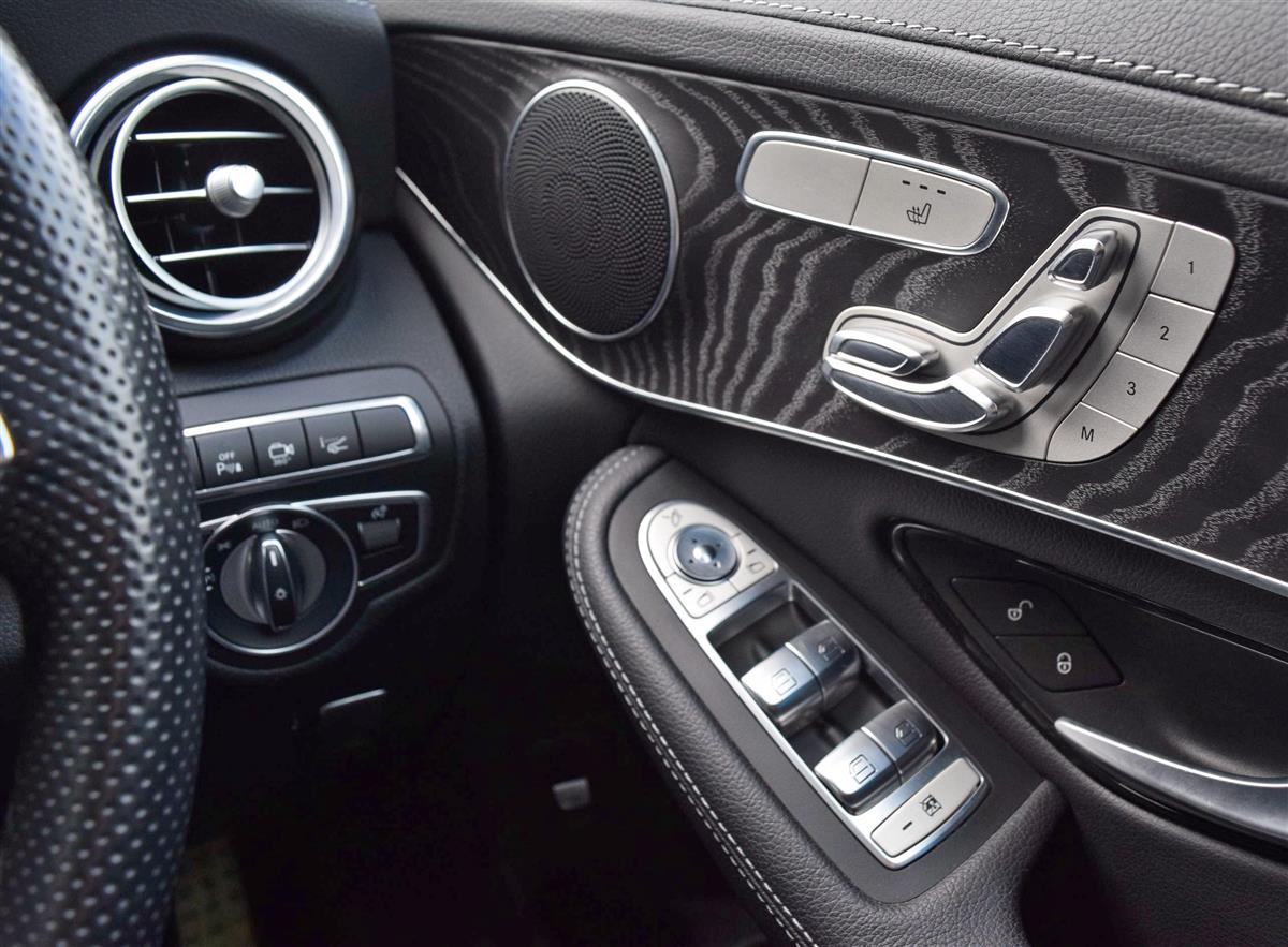 2019 Mercedes-Benz GLC thumbnail