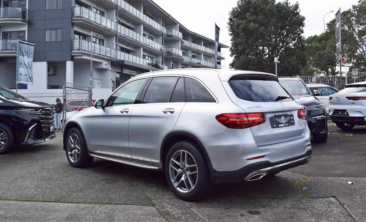 2019 Mercedes-Benz GLC thumbnail
